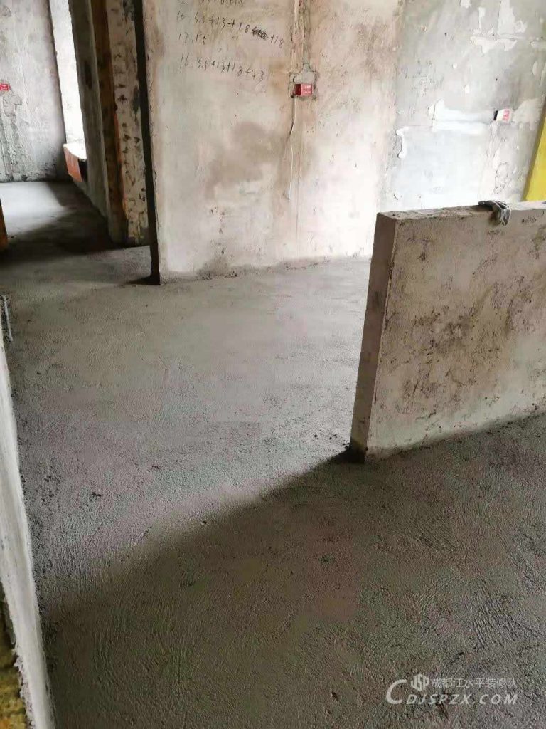 成都装修中海兰庭地面找平施工中